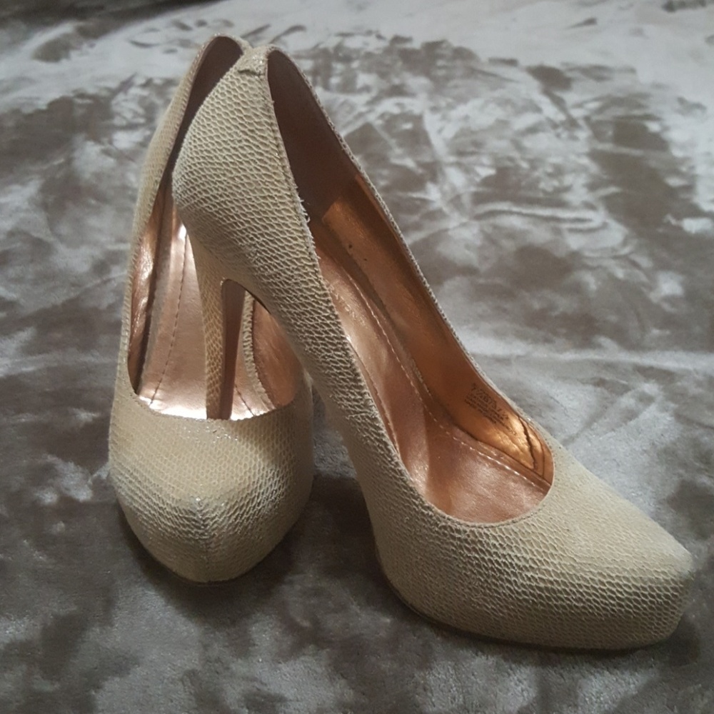 BCBG Generation size 7.5B